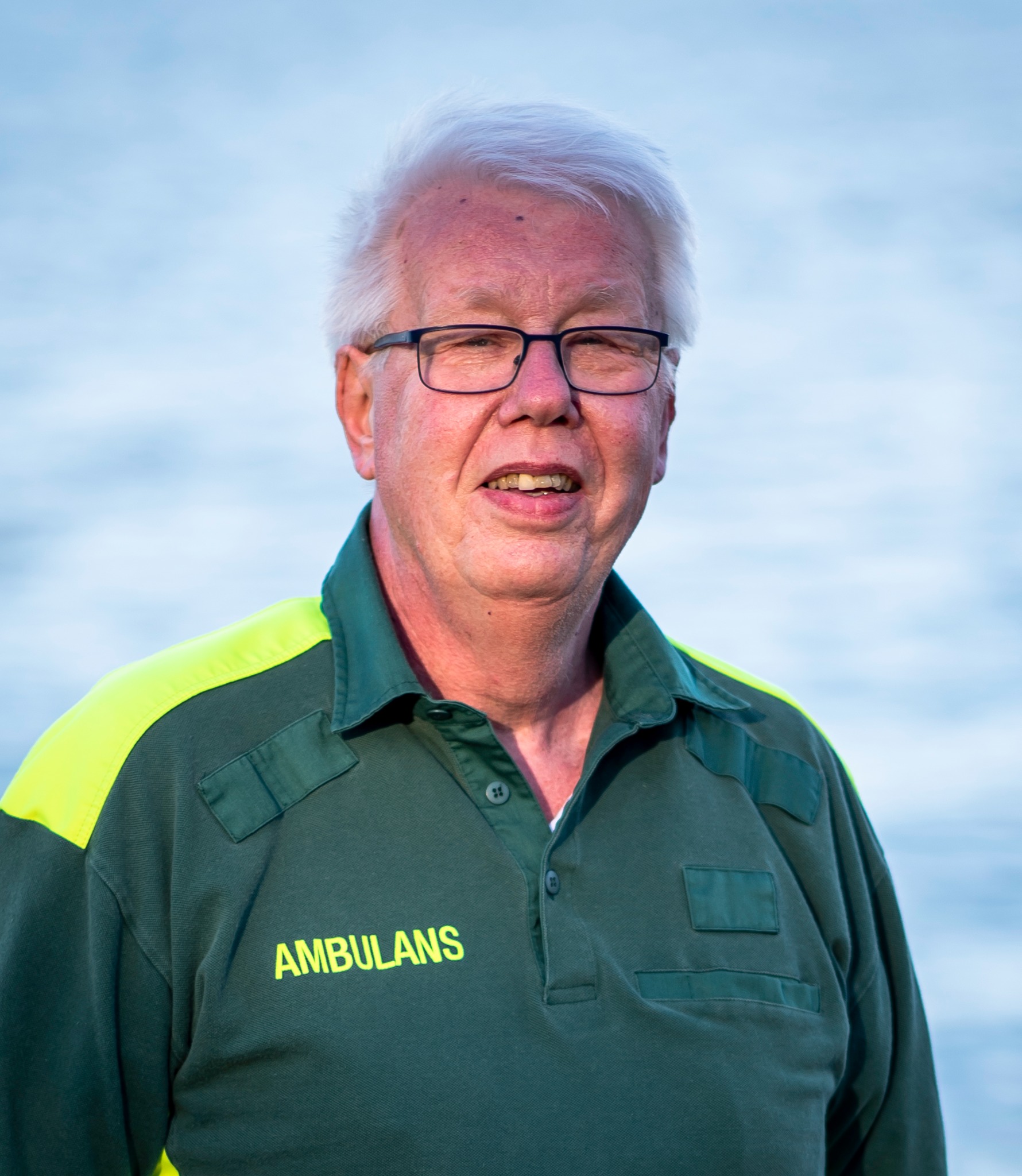 Krister Johansson i ambulansskjorta